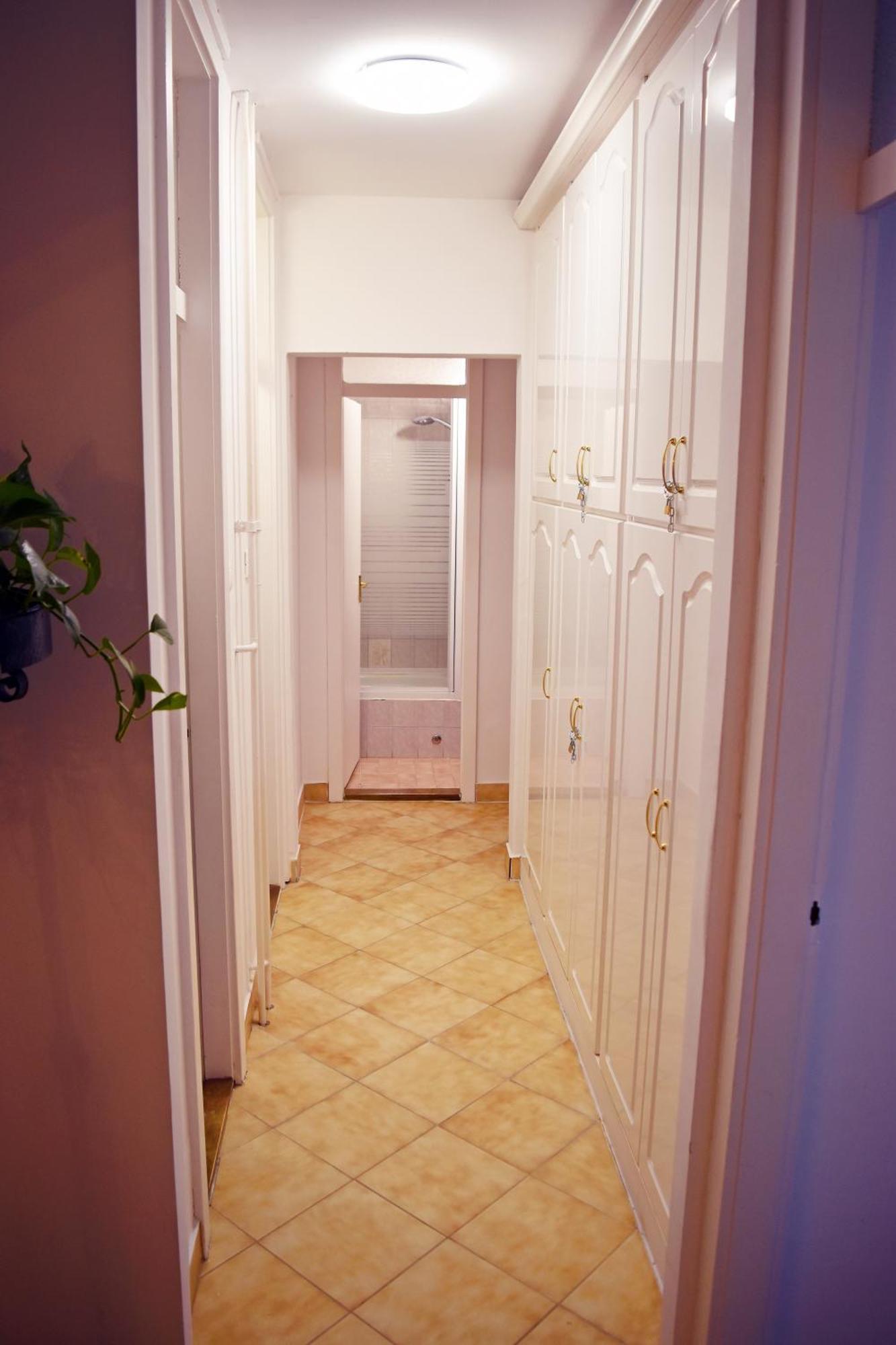 Belvarosi Classic Apartman 85 Square Meters Szombathely Exterior photo